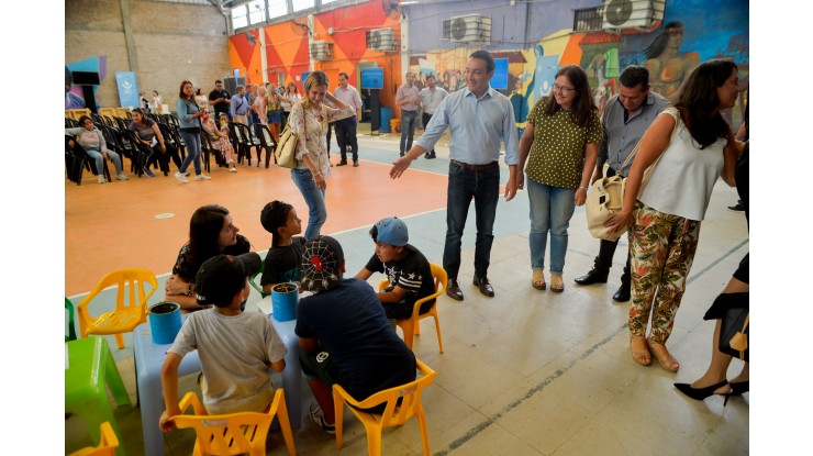 F. Varela: Sigue la entrega de las tarjetas AlimentAR