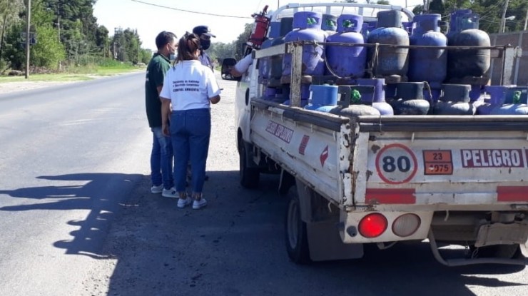 Controles a vehículos que transportan sustancias peligrosas