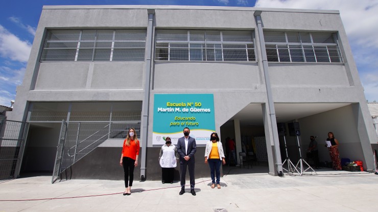 Agustina Vila y Andrés Watson inauguraron dos aulas