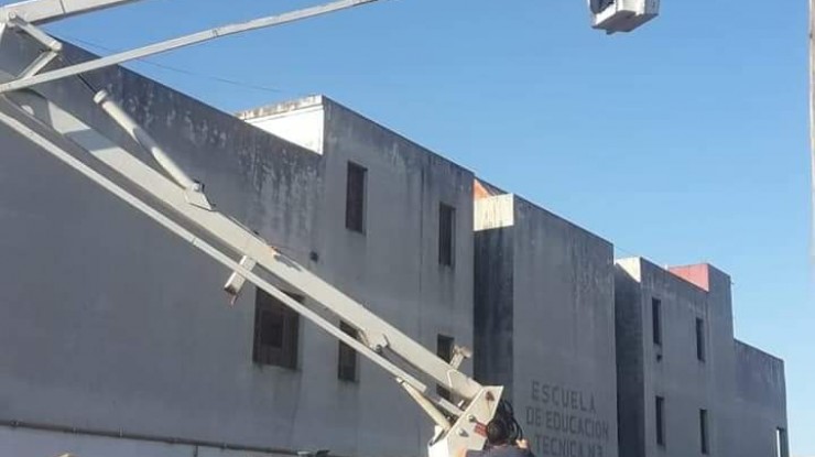 Trabajos de reparación de luminarias en Ingeniero Allan