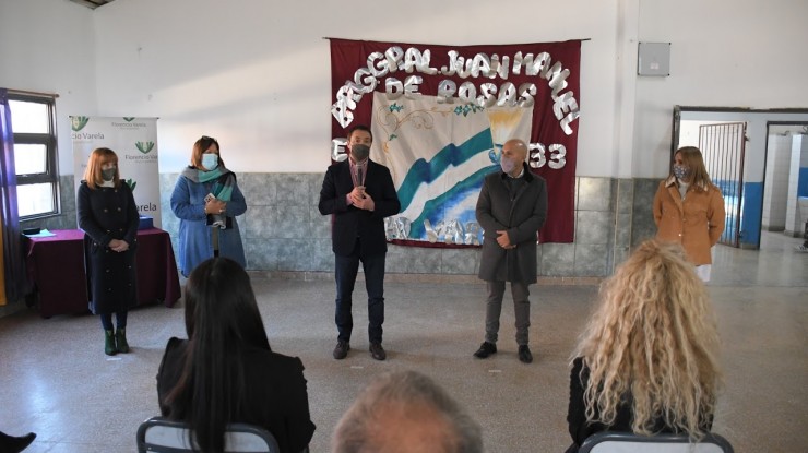 Watson inauguró una nueva aula