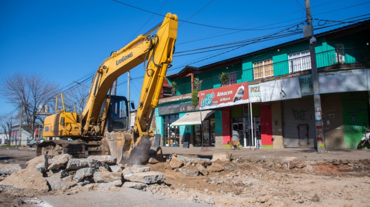 Inician repavimentación de la calle 1.155