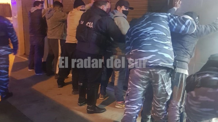 Fcio. Varela: Operativos policiales por el ASPO