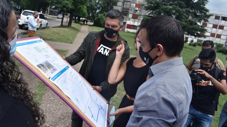 El Intendente Watson visitó las obras de Ingeniero Allan