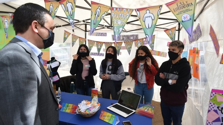 Watson inauguró la 14º Feria del Libro