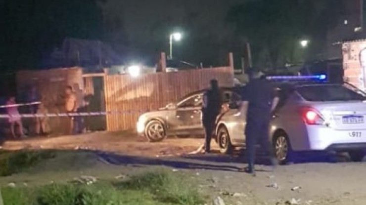 Asesinaron a una joven pareja delante de sus hijos