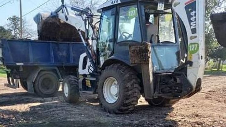 Labores de saneamiento hidráulico en barrios varelenses