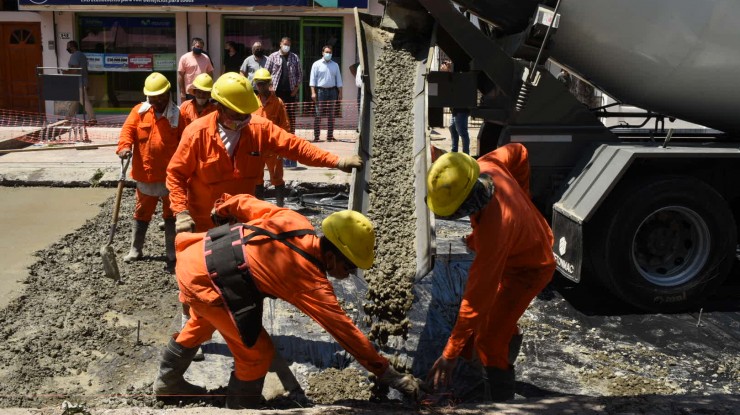 El intendente Watson supervisó las obras de reconstrucción de pavimento