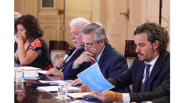 Alberto Fernández evalúa extender la cuarentena hasta mayo