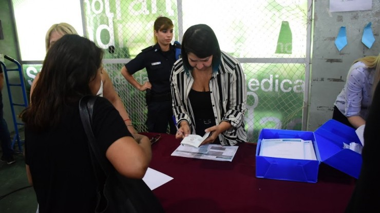 Entrega de escrituras en Florencio Varela 