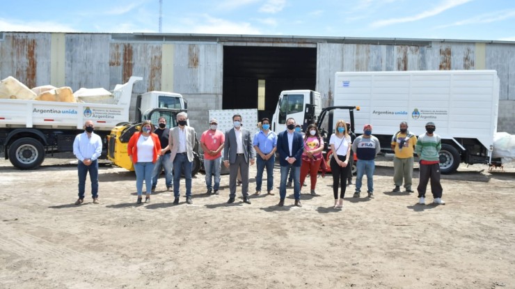 Watson y Cabandié formalizaron la colocación de la primera estación ambiental