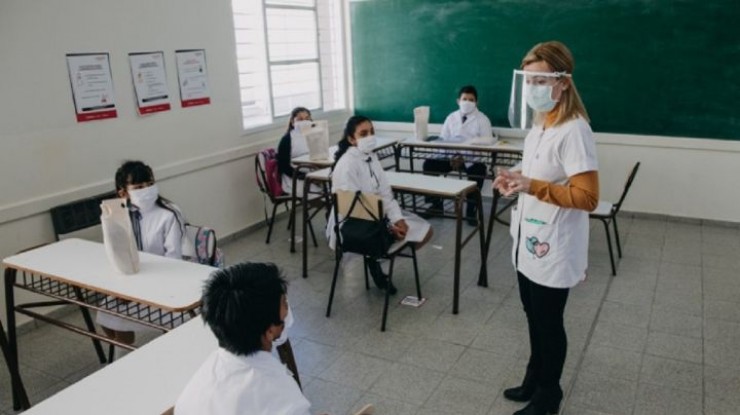 Un juez federal ordenó a la Ciudad que suspenda las clases presenciales