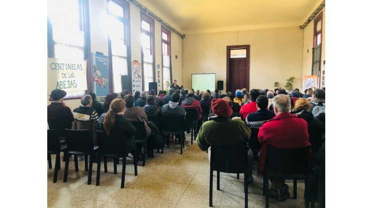 Apicultores varelenses recibieron el primer premio en el concurso de mieles