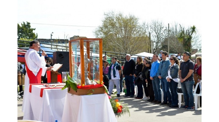 Coronaron la celebración del Señor de los Milagros de Mailín