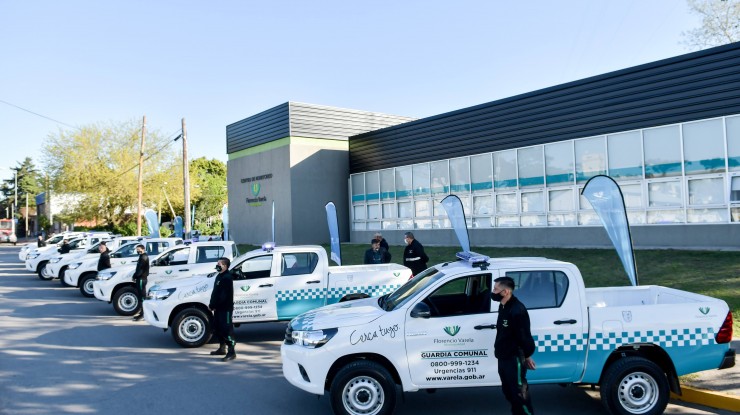 12 nuevas camionetas a la Guardia Comunal