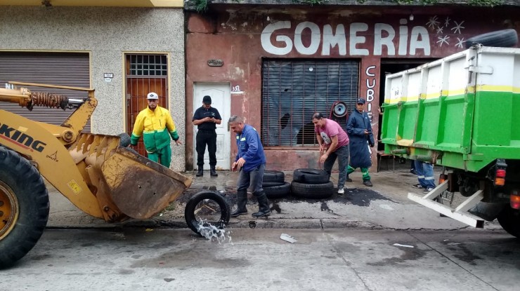 Operativos de prevención de Dengue: recolección de neumáticos en desuso