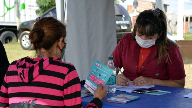 Operativos socio sanitarios en barrios varelenses