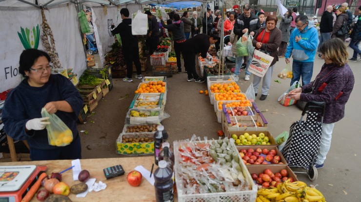 Mercado Activo en el barrio La Esmeralda