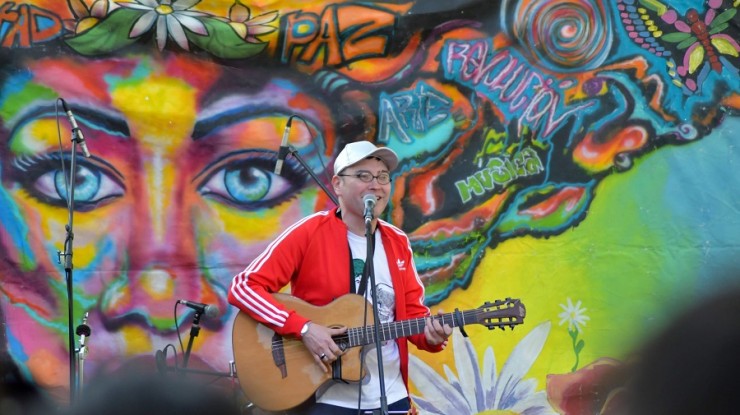 La plaza San Juan Bautista fue una fiesta en el día de la Primavera 